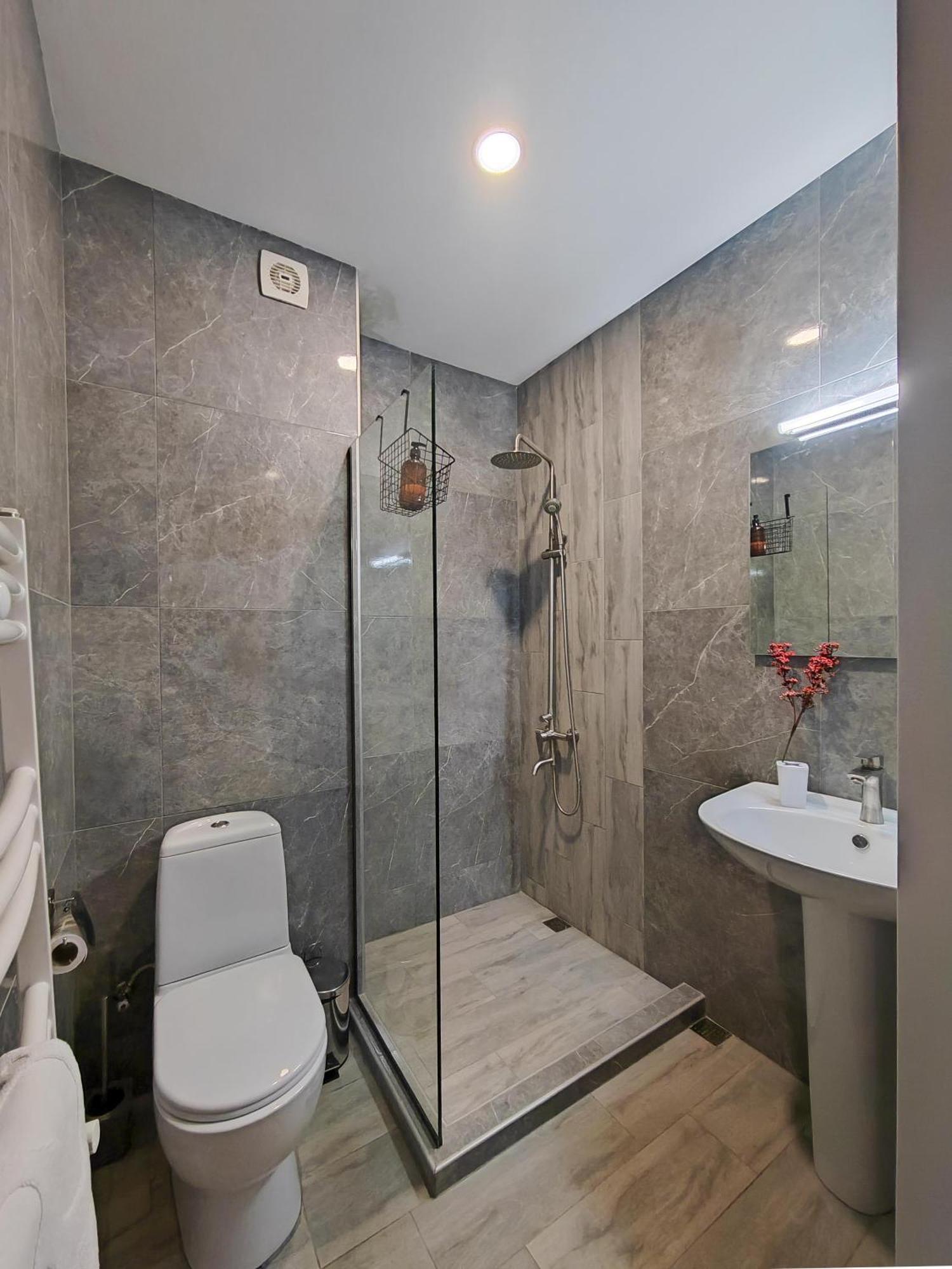 Round Garden Hotel Tiflis Dış mekan fotoğraf