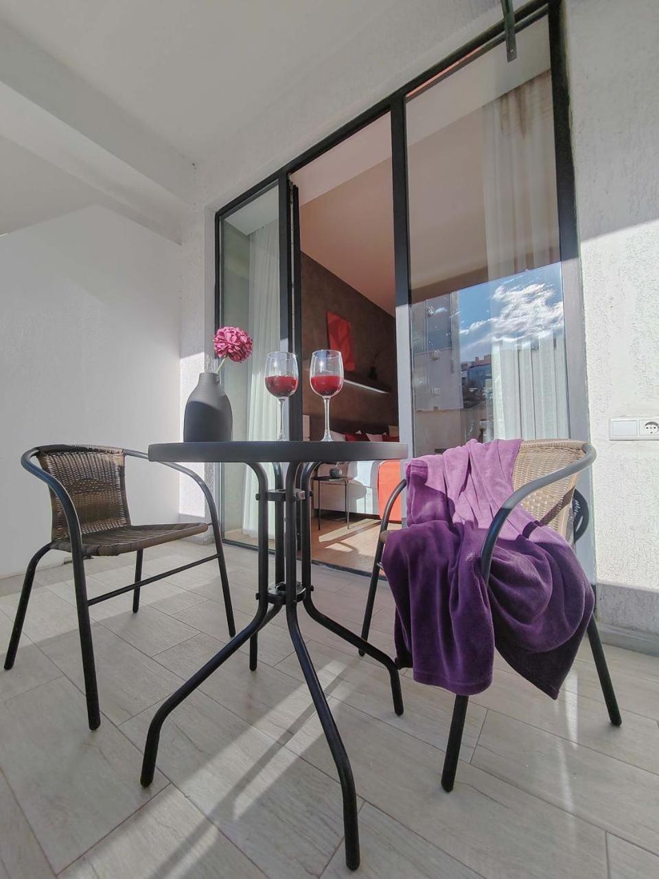 Round Garden Hotel Tiflis Dış mekan fotoğraf
