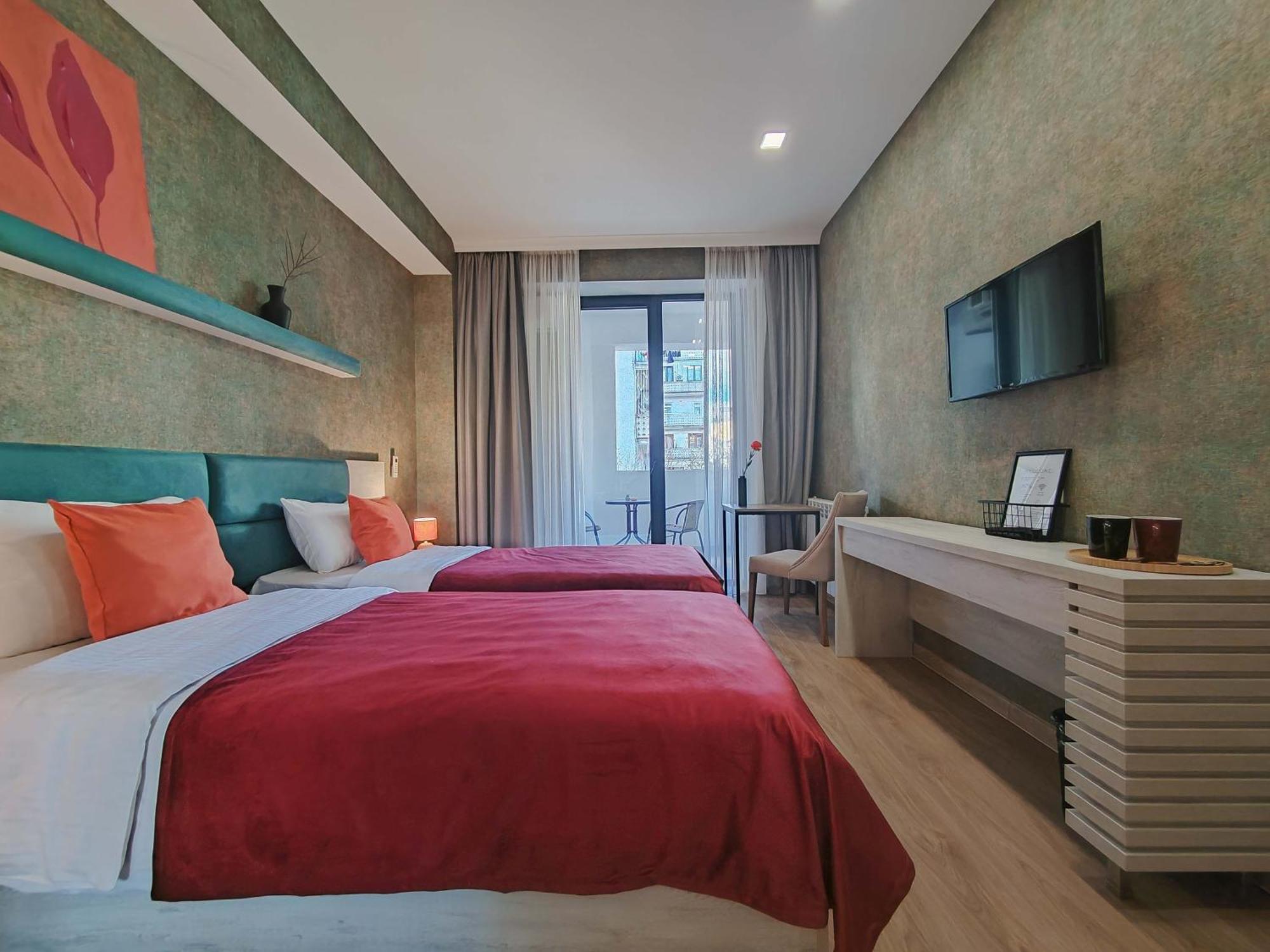 Round Garden Hotel Tiflis Dış mekan fotoğraf