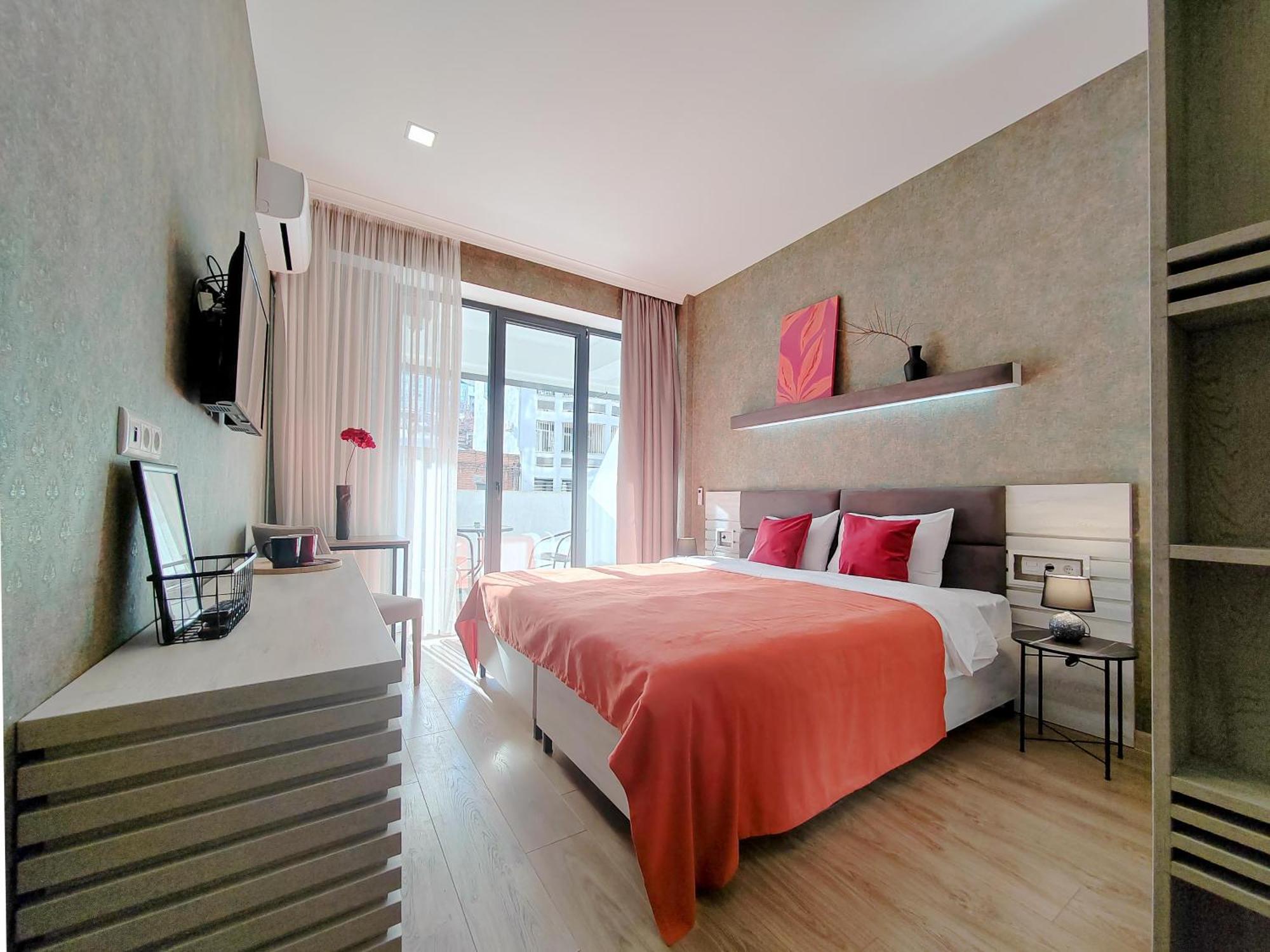 Round Garden Hotel Tiflis Dış mekan fotoğraf
